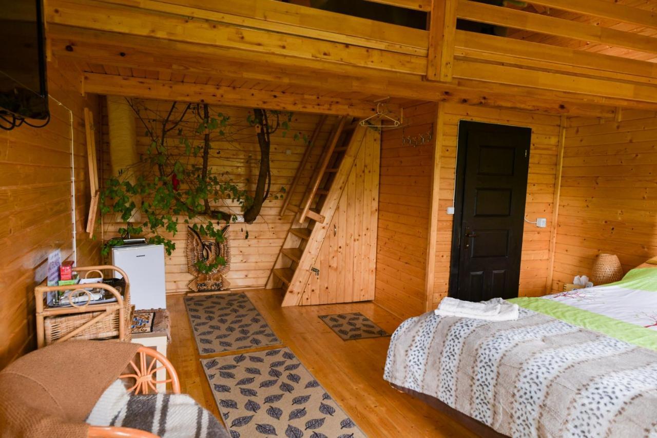 Cuibul Vulturilor - Casuta In Copac Villa Moisei Bagian luar foto