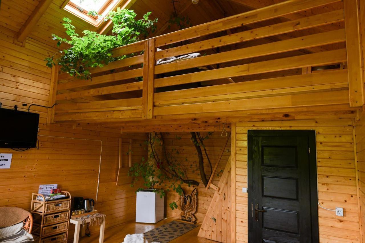 Cuibul Vulturilor - Casuta In Copac Villa Moisei Bagian luar foto